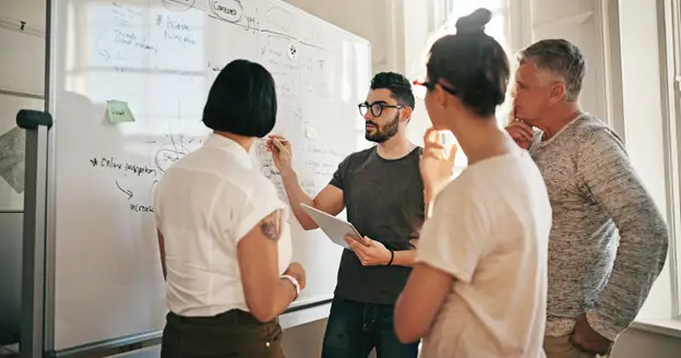 digital marketing agency vs freelancer